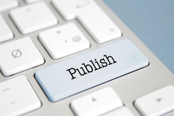 the word publish on a keyboard
